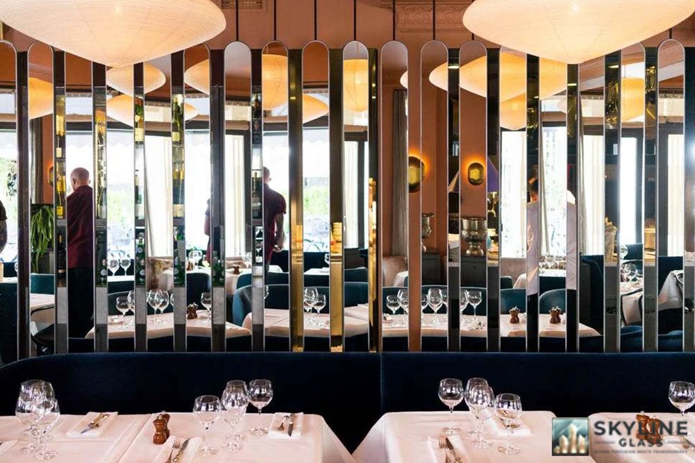Mirrors in Restaurant Lou Lou
